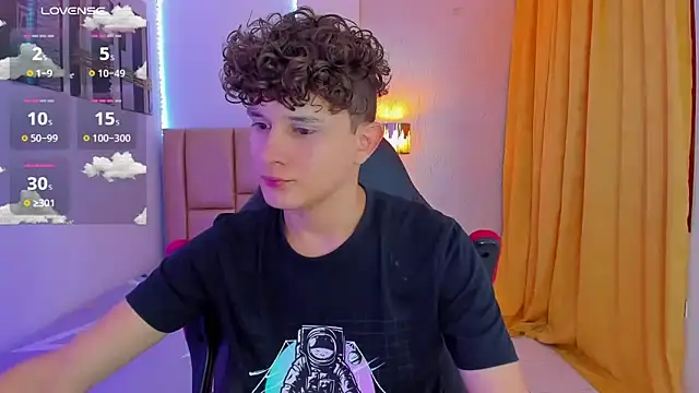 Nathan Bluee online show from December 2024 07:32:02 PM