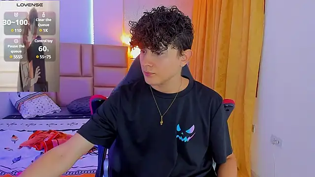 Nathan Bluee online show from February 2025 07:59:02 PM