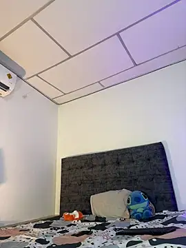 Nathan Bluee online show from November 2025 12:33:01 AM