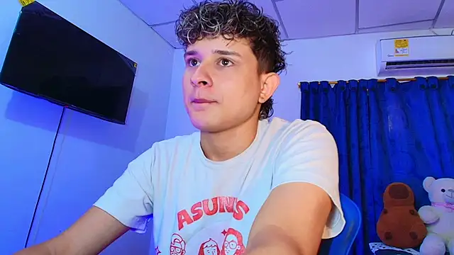 Nathan Bluee online show from April 2026 04:10:02 PM