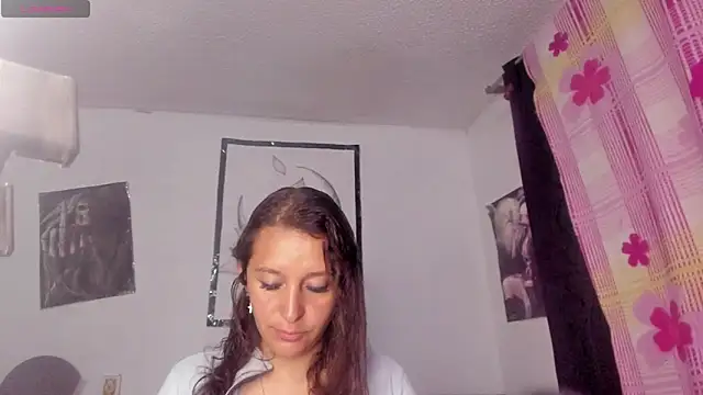 Snapshot of Baioleth chatting on December 2024 01:58:02 AM Baioleth online show from December 2024 01:58:02 AM