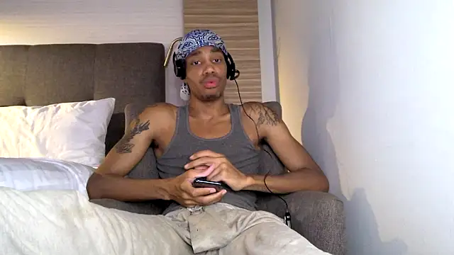 Skinnyblackman online show from April 2026 11:58:01 PM