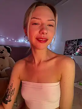Snapshot of _urbestie_ chatting on July 2026 09:44:01 PM urbestie online show from July 2026 09:44:01 PM