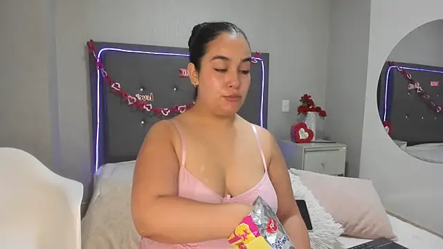 emma lye online show from April 2026 12:57:01 PM