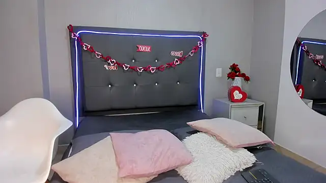 emma lye online show from April 2026 08:42:02 PM