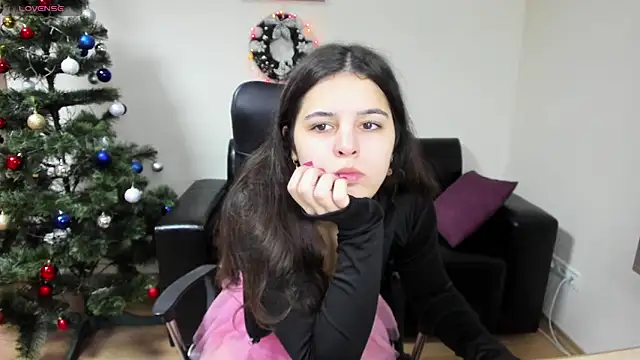 Snapshot of Molly_Owens chatting on January 2025 06:41:02 AM Molly Owens online show from January 2025 06:41:02 AM