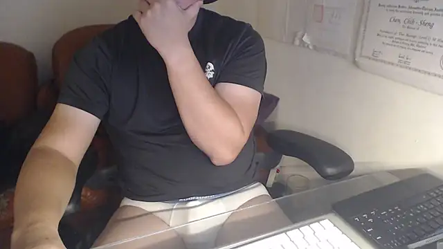 Snapshot of chih515 chatting on December 2024 01:14:01 AM chih515 online show from December 2024 01:14:01 AM