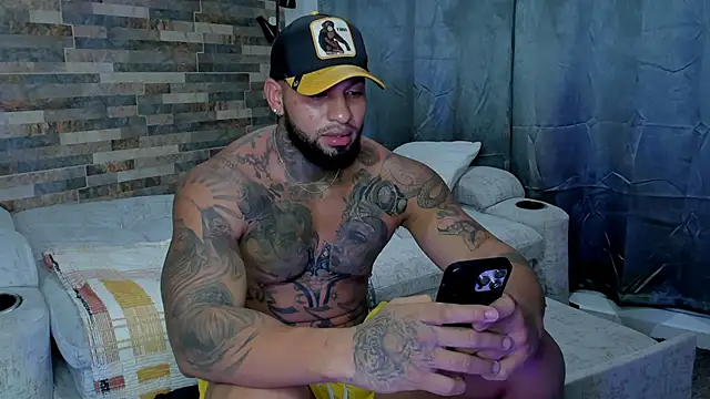 Snapshot of zaiin_diesel chatting on January 2025 01:06:01 AM zaiin diesel online show from January 2025 01:06:01 AM