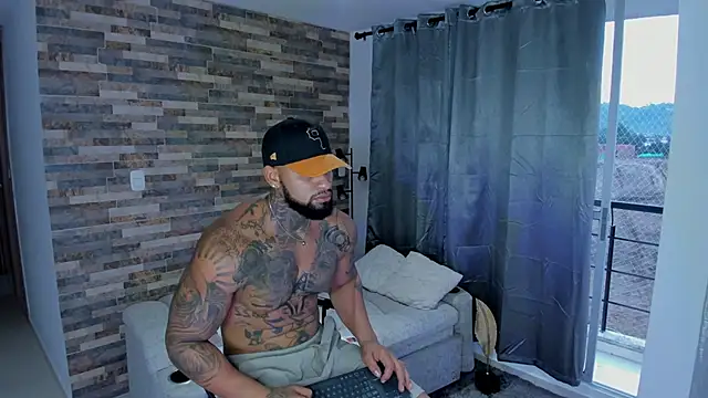 Snapshot of zaiin_diesel chatting on January 2025 11:02:01 PM zaiin diesel online show from January 2025 11:02:01 PM