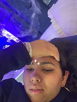 Larabrooks online show from October 2025 06:56:01 PM