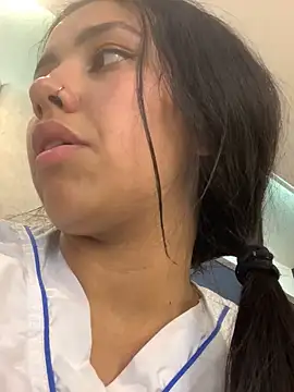 Larabrooks online show from November 2025 06:56:02 PM