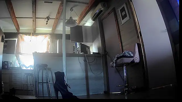 Snapshot of FLakiReve chatting on September 2025 12:29:01 PM FLakiReve online show from September 2025 12:29:01 PM