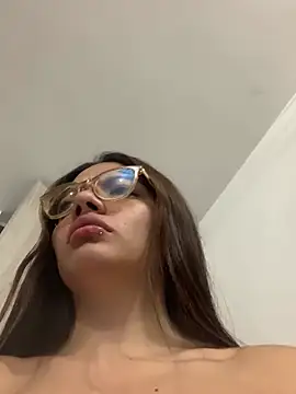Snapshot of elettra_fioreee chatting on March 2025 12:26:01 AM elettra fioreee online show from March 2025 12:26:01 AM