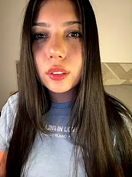 Maii chan online show from December 2025 04:55:01 AM