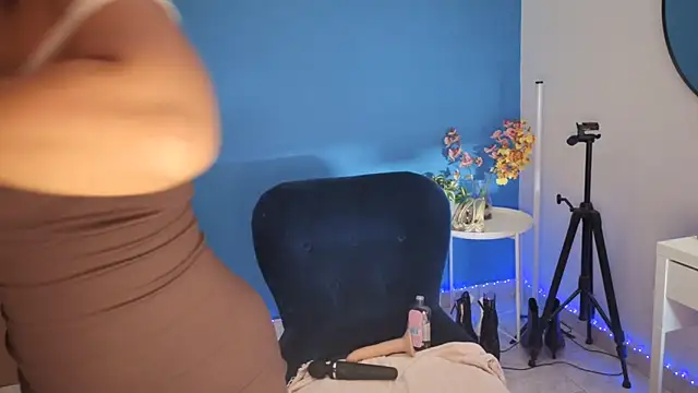 NaughtyMe online show from November 2025 06:24:02 AM