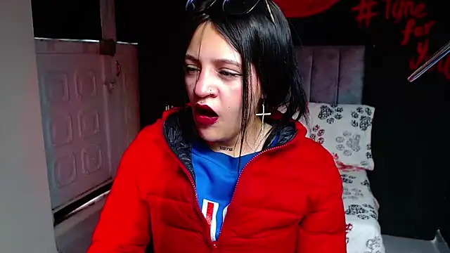 Violettasquirt online show from April 2026 01:38:01 PM