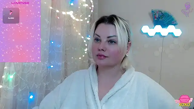 JewellKiss7 online show from April 2026 07:58:01 PM