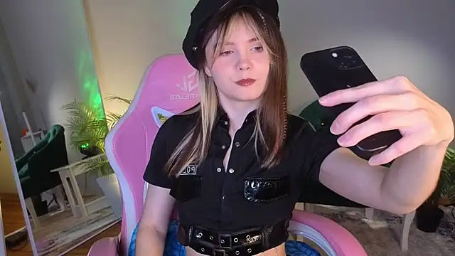 CiriRianonn online show from November 2025 04:23:02 AM