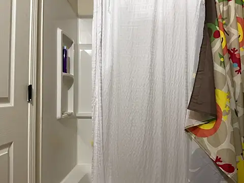 yfui221 online show from October 2025 07:25:02 PM