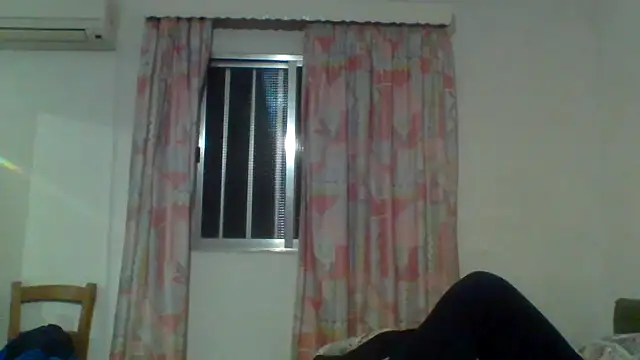 Snapshot of petan33 chatting on April 2026 07:07:02 PM petan33 online show from April 2026 07:07:02 PM