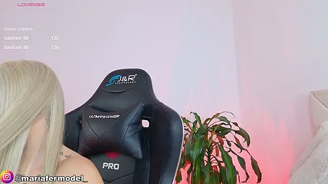 Mariafer05 online show from April 2026 04:26:01 PM