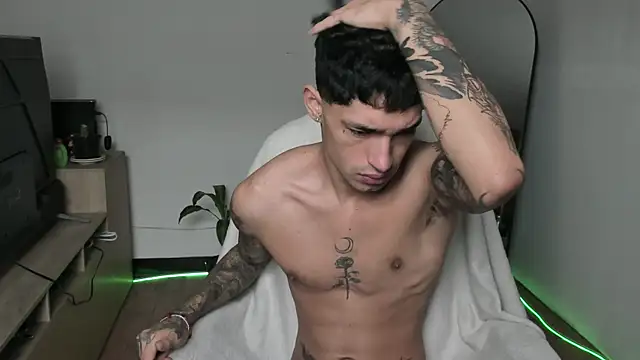 Damon  333 online show from December 2025 04:58:01 PM