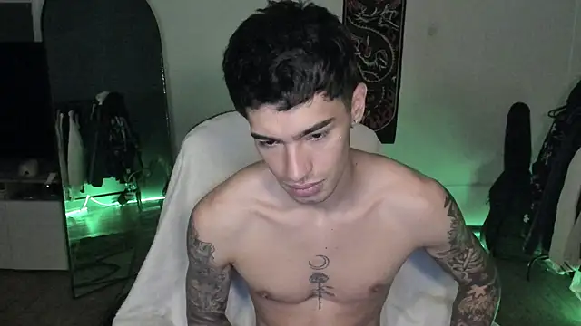 Snapshot of Damon__333 chatting on July 2026 02:26:02 AM Damon 333 online show from July 2026 02:26:02 AM