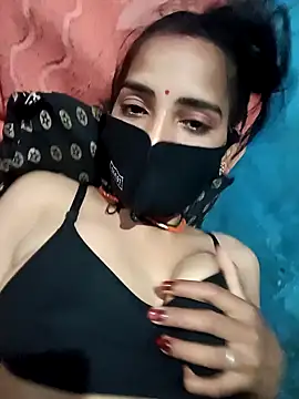 Poojashrma33 online show from February 2025 06:19:01 PM