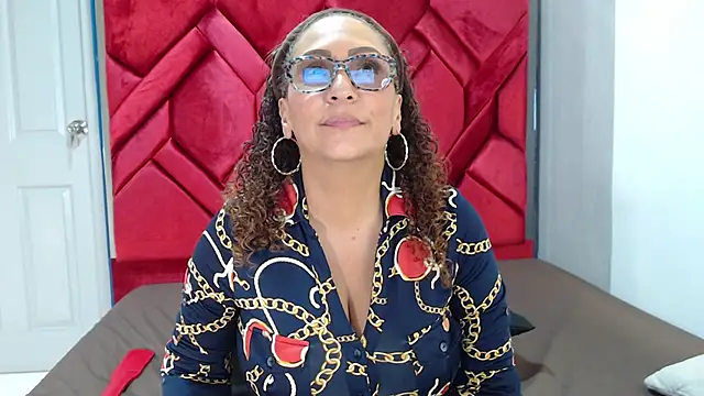 EvaMills1 online show from March 2025 08:11:01 PM