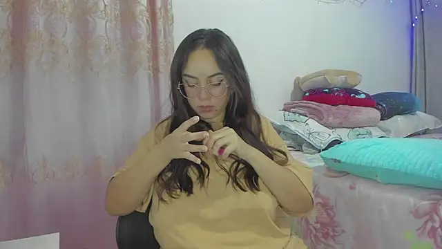 HARLEYNAPIER online show from March 2026 12:15:01 AM