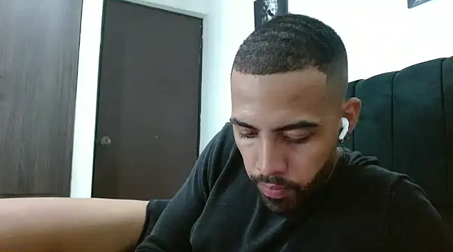 Hendry  online show from January 2025 11:56:01 PM