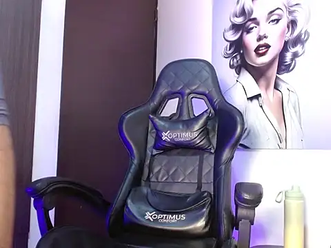 Hendry  online show from September 2025 03:28:02 AM