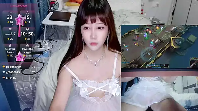 Snapshot of Angelababy001 chatting on December 2024 03:32:01 PM Angelababy001 online show from December 2024 03:32:01 PM