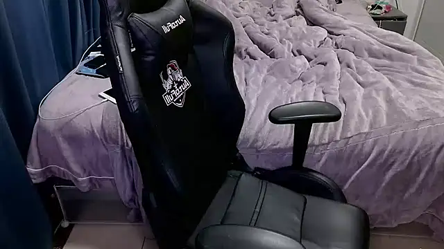 Snapshot of Angelababy001 chatting on January 2025 06:02:01 PM Angelababy001 online show from January 2025 06:02:01 PM