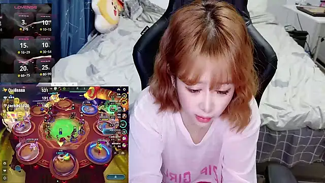 Snapshot of Angelababy001 chatting on February 2025 07:17:02 PM Angelababy001 online show from February 2025 07:17:02 PM