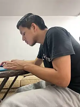 Dani202017 online show from March 2025 10:27:02 PM