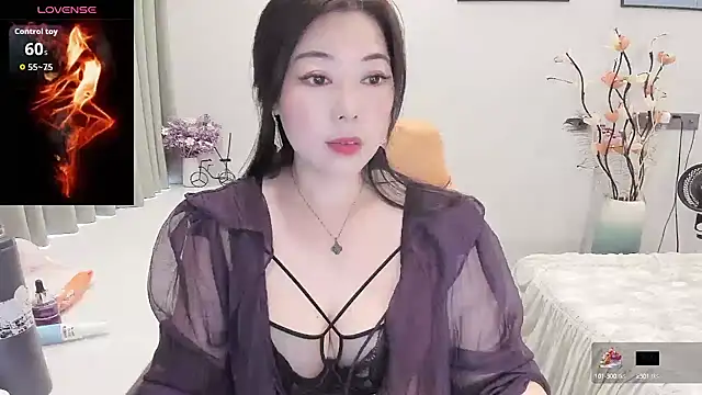 Crystal Wings online show from September 2025 01:16:01 AM