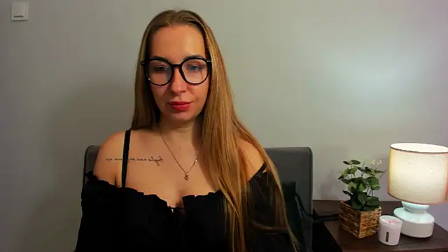 AriaDesire online show from March 2025 10:11:01 AM