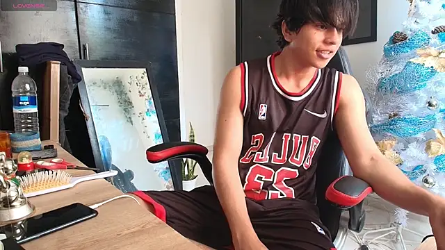 Snapshot of Haruto2001 chatting on December 2024 04:48:01 PM Haruto2001 online show from December 2024 04:48:01 PM