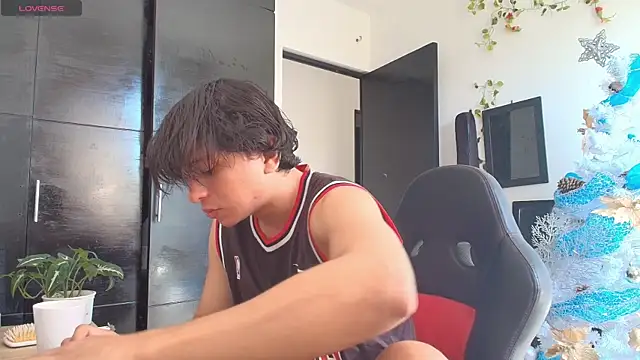 Snapshot of Haruto2001 chatting on December 2024 03:53:02 PM Haruto2001 online show from December 2024 03:53:02 PM