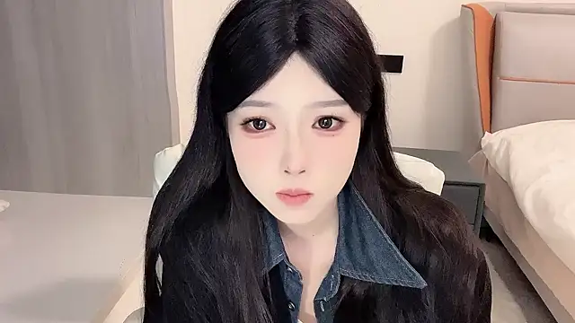 Snapshot of Q-ing chatting on January 2025 03:44:01 PM Q-ing online show from January 2025 03:44:01 PM