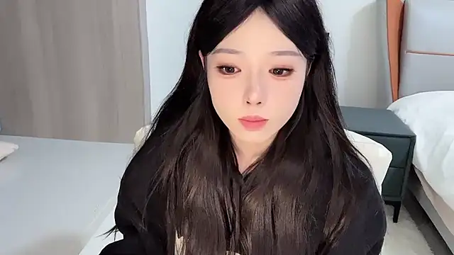 Snapshot of Q-ing chatting on January 2025 05:58:01 PM Q-ing online show from January 2025 05:58:01 PM