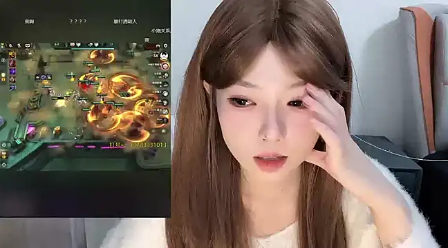 Snapshot of Q-ing chatting on March 2025 01:36:02 AM Q-ing online show from March 2025 01:36:02 AM