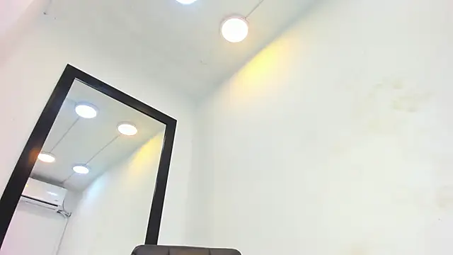 vera candella online show from April 2026 09:48:01 AM