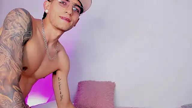 Snapshot of _NATAHSA_ chatting on February 2025 02:42:01 AM NATAHSA online show from February 2025 02:42:01 AM