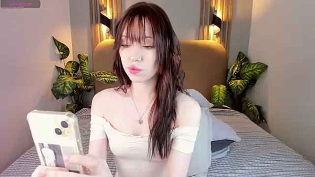 NikkiMiltons online show from November 2025 03:27:01 PM