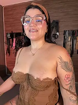 Snapshot of yey_bdsm chatting on May 2026 03:50:01 PM yey bdsm online show from May 2026 03:50:01 PM