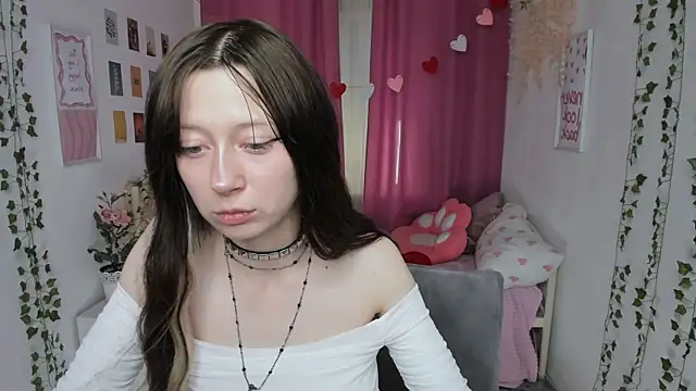 SaintGirl online show from June 2026 03:02:01 PM