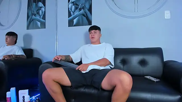 Cristopher strong online show from December 2025 10:20:02 AM