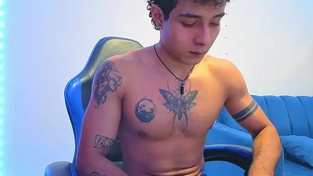 Snapshot of Demitryo chatting on January 2026 04:05:01 AM Demitryo online show from January 2026 04:05:01 AM